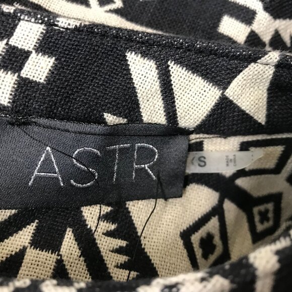 ASTR - WOMEN'S SMALL - BLACK/CREAM EMBROIDERED AZTEC OPEN BACK COTTON DRESS - Picture 7 of 7